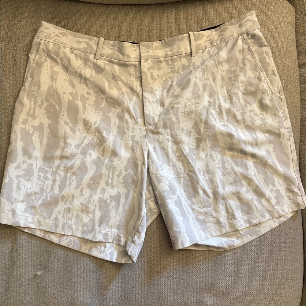 Nike White & Gray Camo Golf Shorts